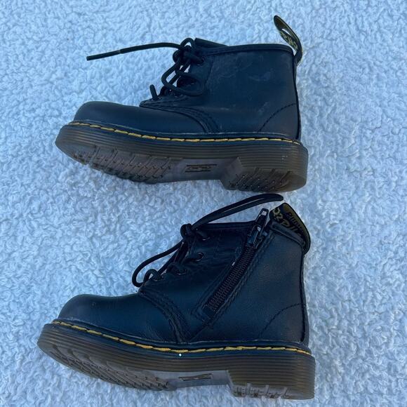 Dr.Martens Infant 1460 Softy T Leather Lace Up Boots in Black Size 5 - Picture 2 of 6